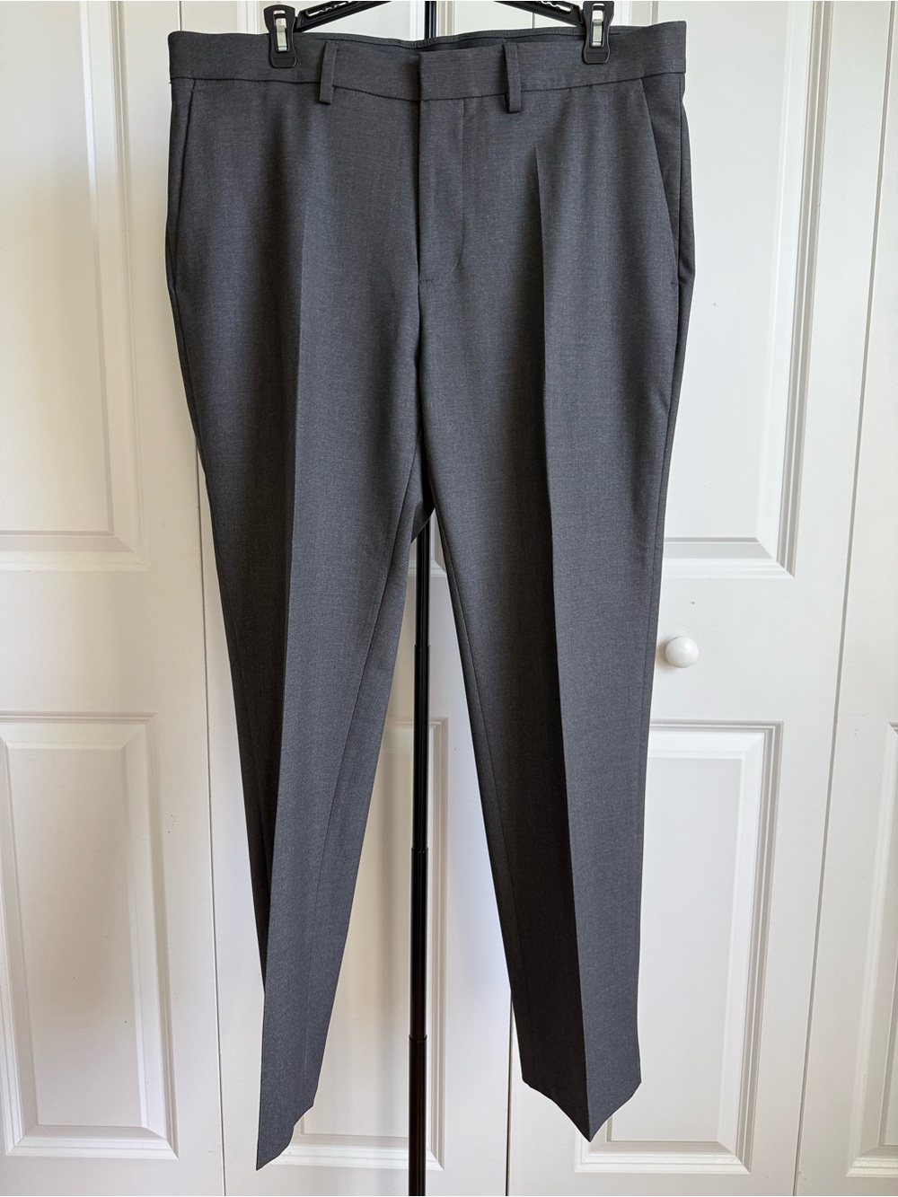 J.M. Haggar Men's Grey Slim Fit Flat Front Dress Pants Slacks Tag 34x29